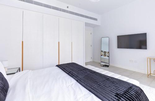 Dubai Marina Apartment | La Vie, JBR private beach, private parking and pool