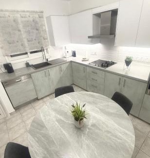 Strovolos Apartment | La Vie Royale