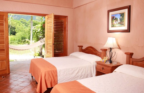 Corozal Bed & Breakfast | La Villa de Soledad B&B