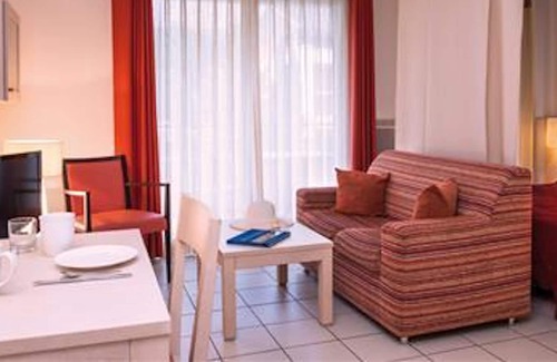 Divonne-les-Bains Apartment | La Villa Du Lac- Studio room for 2 people #1