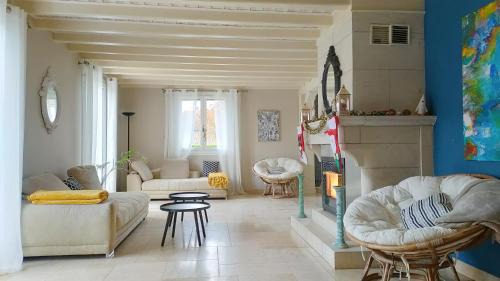 Geraudot House | La villa du lac d'orient