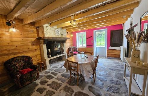 Saint-Etienne-de-Fursac House | La villa aux volets bleus