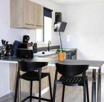 L'Etang-Sale Villa | La Villa Gréviller