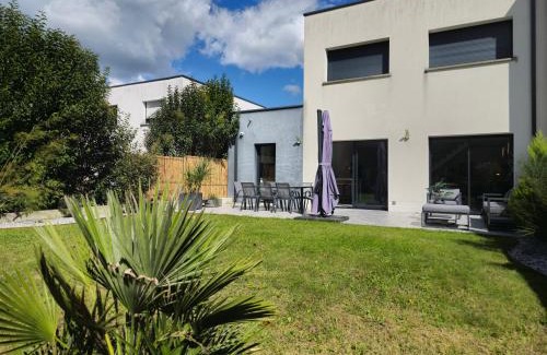 Orgeres Villa | La villa Lumière