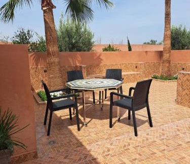 Issen House | La Villa Olive