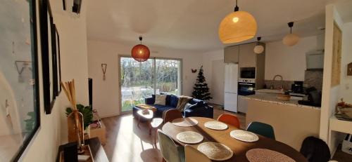 Saint-Laurent-de-Medoc Villa | La Villa Rivière & SPA