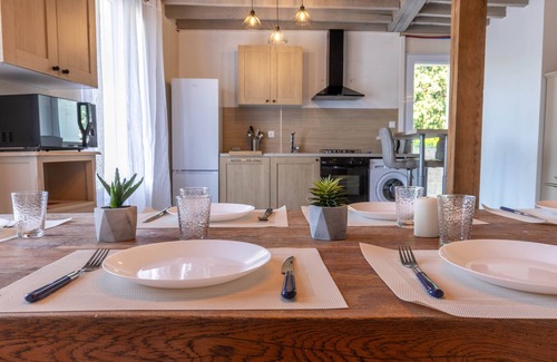 Thesee House | La Villa Romaine