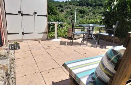 Ucel House | la Villa rouge Ardèche "le lavandin"