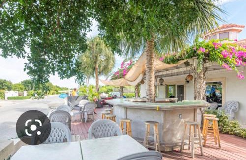 The Bight Apartment | La Vista Azul - Lovely Spacious Condo close to Grace Bay - Free Wi-Fi