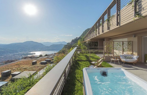 Como Apartment | La Vista Bonita - One Bedroom Apartment, Sleeps 2