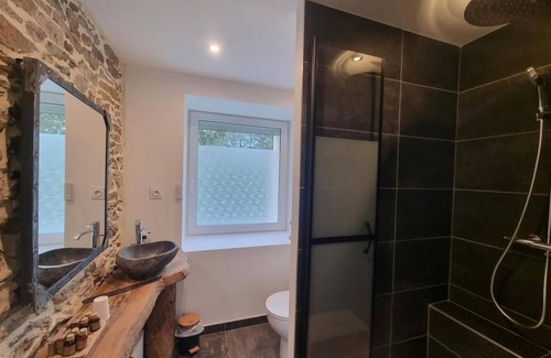Saint-Chamond Bed & Breakfast | La Voûte du Pilat: cosy, natural rooms, SPA and massages near Lyon