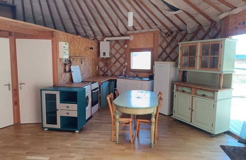 Poursiugues-Boucoue Cabin | La yourte du temps présent, an unusual rental!