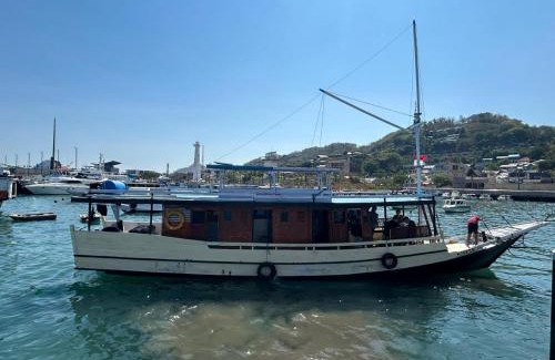 Labuan Bajo Boat Rental | Labuan Bajo Boat Charter