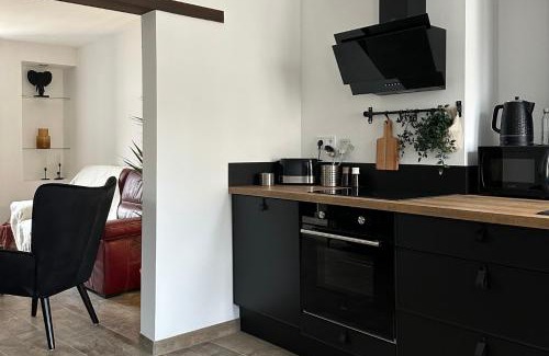 Meusnes House | LaCartePostale