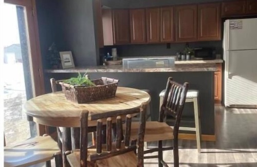 Martin House | LaCreek Lodge-5 beds