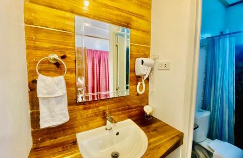 Port Barton Apartment | LADY GHAGHA ROOM RENTALs