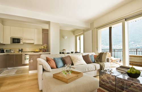 Laglio Apartment | Laglio executive Lake View Garden Apartment with Pool by Italian Apartments.
