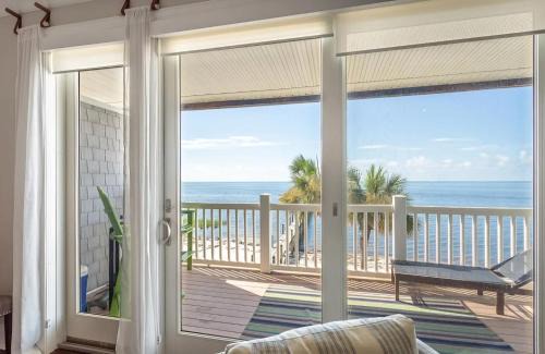 Carrabelle Apartment | Lagniappe - a little something extra on the Gulf