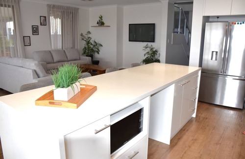 Yanchep House | Lagoon Drive Yanchep