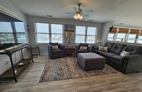 Pebble Beach House | Lagoon Luxe Retreat