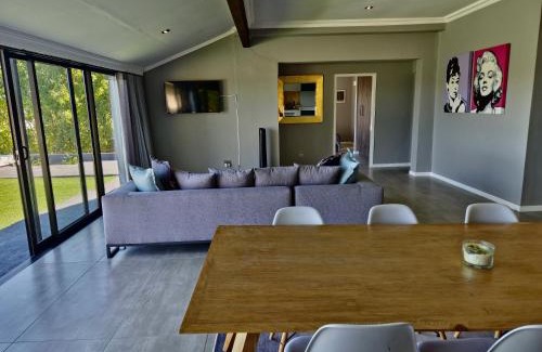 Old Place House | Lagoon View Serenity!