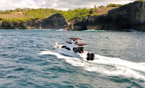 Sidakarya Boat Rental | Laguna Tour and Travel