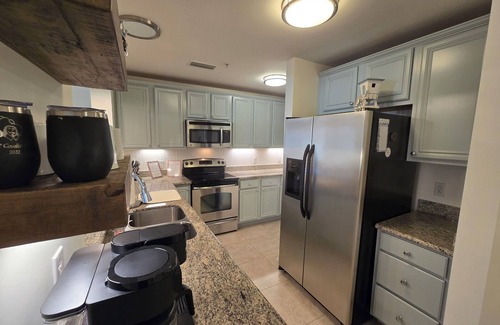 Henderson Point Condo | Laid-Back Luxury – Beachfront Condo at Inn By The Sea