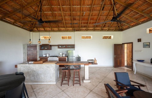 Kathaluwa Villa | Laid back luxury villa with 2 ensuite bedrooms, staff and pool in Midigama.