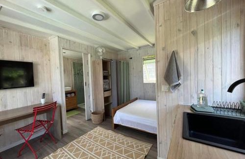 Saint-Pierre Ski Chalet | LaKaz Daniel - Bungalow avec piscine