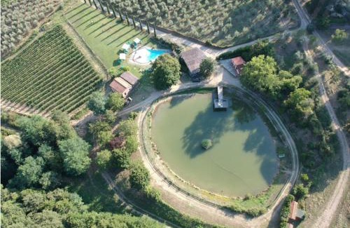 Figline e Incisa Valdarno House | Lake Apartment in Villa Massi