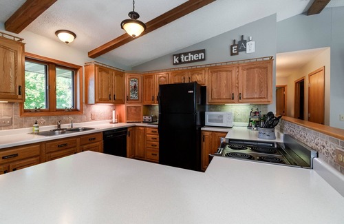Rome House | Lake Arrowhead lakefront (4 bedroom and Game Room)