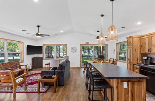 Nekoosa House | LAKE CAMELOT BRAND NEW HOME WITH PONTOON RENTAL, MINUTES FROM SAND VALLEY