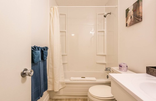 Dartmouth Hotel | Lake City Motel