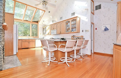 Framingham House | Lake Cochituate Waterfront Home