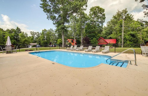 Sloans Valley House | Lake Cumberland Resort Cabin with Community Perks!