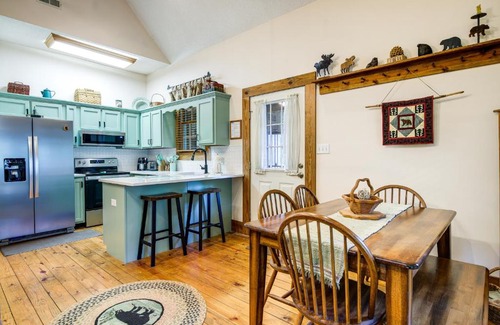 Sloans Valley House | Lake Cumberland Resort Cabin with Community Perks!