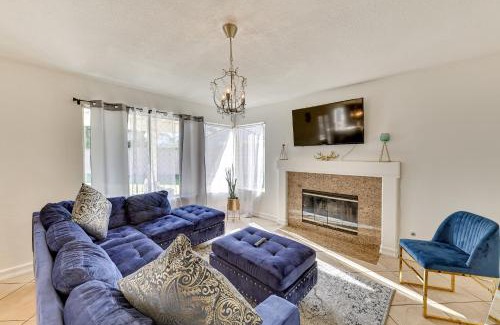 Lake Elsinore House | Lake Elsinore Home with Pool - 44 Mi to Disneyland!