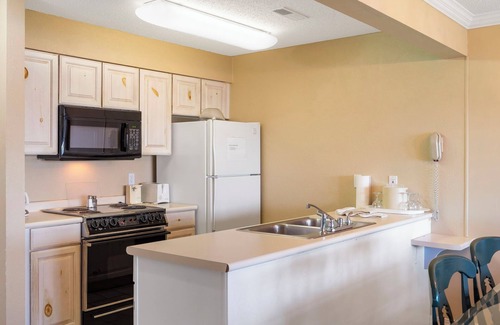 Indian Point Condo | Lake Escape: Boats Rentals & Tiki Bar