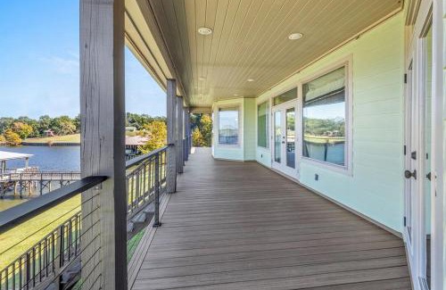 Zwolle House | Lake Escape Paradise Premier fishing getaway