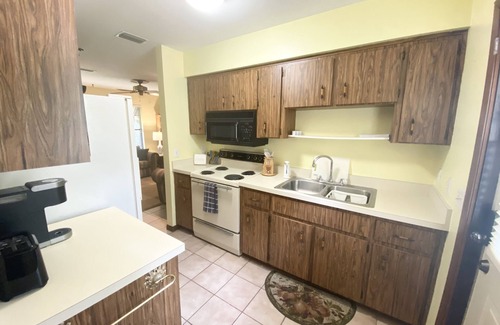 DeLand Apartment | Lake Forest Retreat