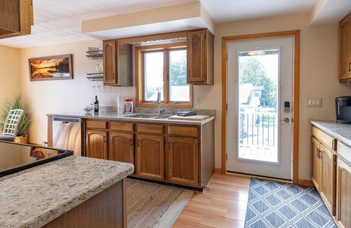Hamilton House | Lake Front Home #5, Lake Moraine Home #5 Near Colgate University