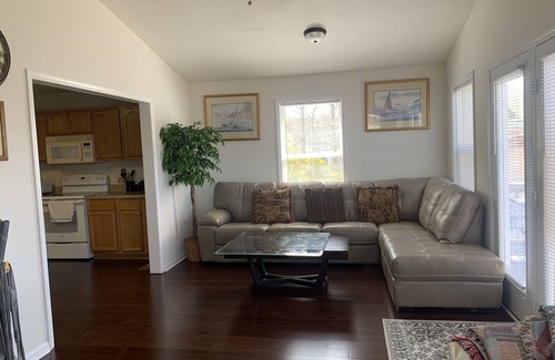 Southmont House | Lake front house with private boat dock and breathtaking view of the lake