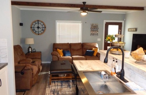 Dogwood House | Lake Front Lake House Paradise!
