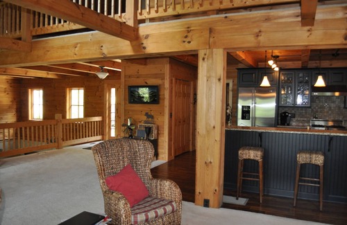 Howard Cabin | Lake Front Luxury Cabin