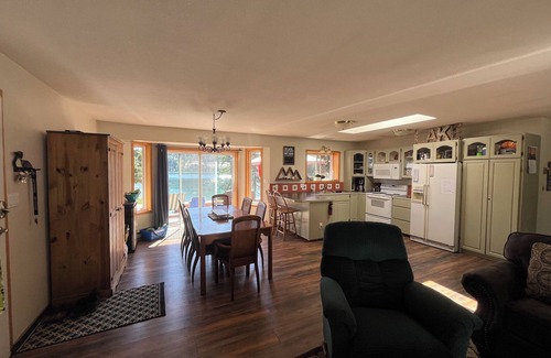 Deka Lake House | Lake-front on the prettiest lake in the Cariboo