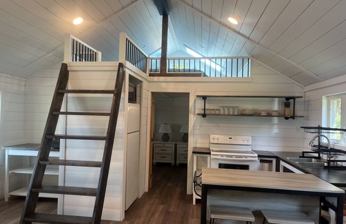 Prior Cabin | LAKE FRONT RENOVATED cabin with enclosed porch and loft on Big Stone Lake