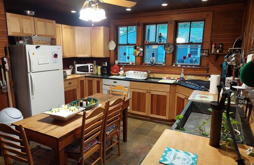 Swanzey House | Lake Front Scenic Home 6 bdrm with 3 &1/2 bath