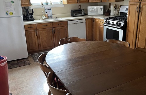 Huletts Landing Cottage | Lake George, Huletts Landing, Large family -friendly 5 BD Cozy Country Cottage