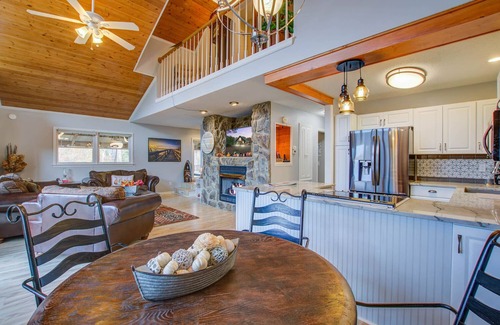 Waterloo House | Lake Greenwood Waterfront Paradise w wrap around porches, dock/ramp & Hot Tub