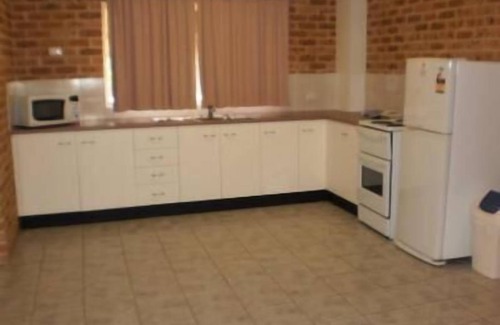 Gorokan Hotel | Lake Haven Motor Inn & Palms Restaurant